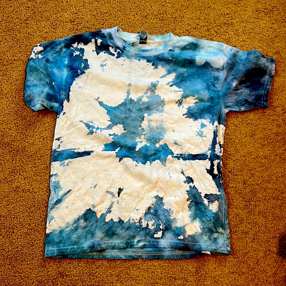 Cloudy Blue sky tie die shirt